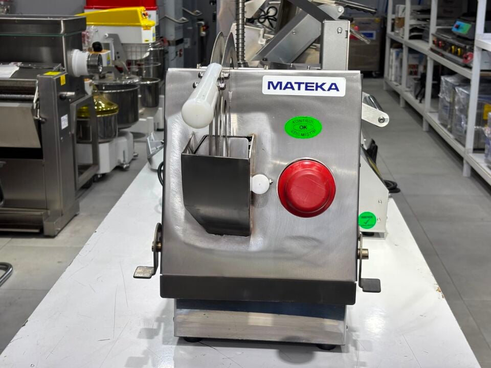 Mateka 5 Bıçaklı Sebze Doğrama Makinesi Set Üstü 220 V 300Kg/h