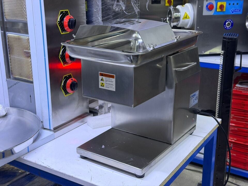 Makpack Jülyen ve Tantuni Et Doğrama Makinesi 6 Mm 220 V AKHR-8060