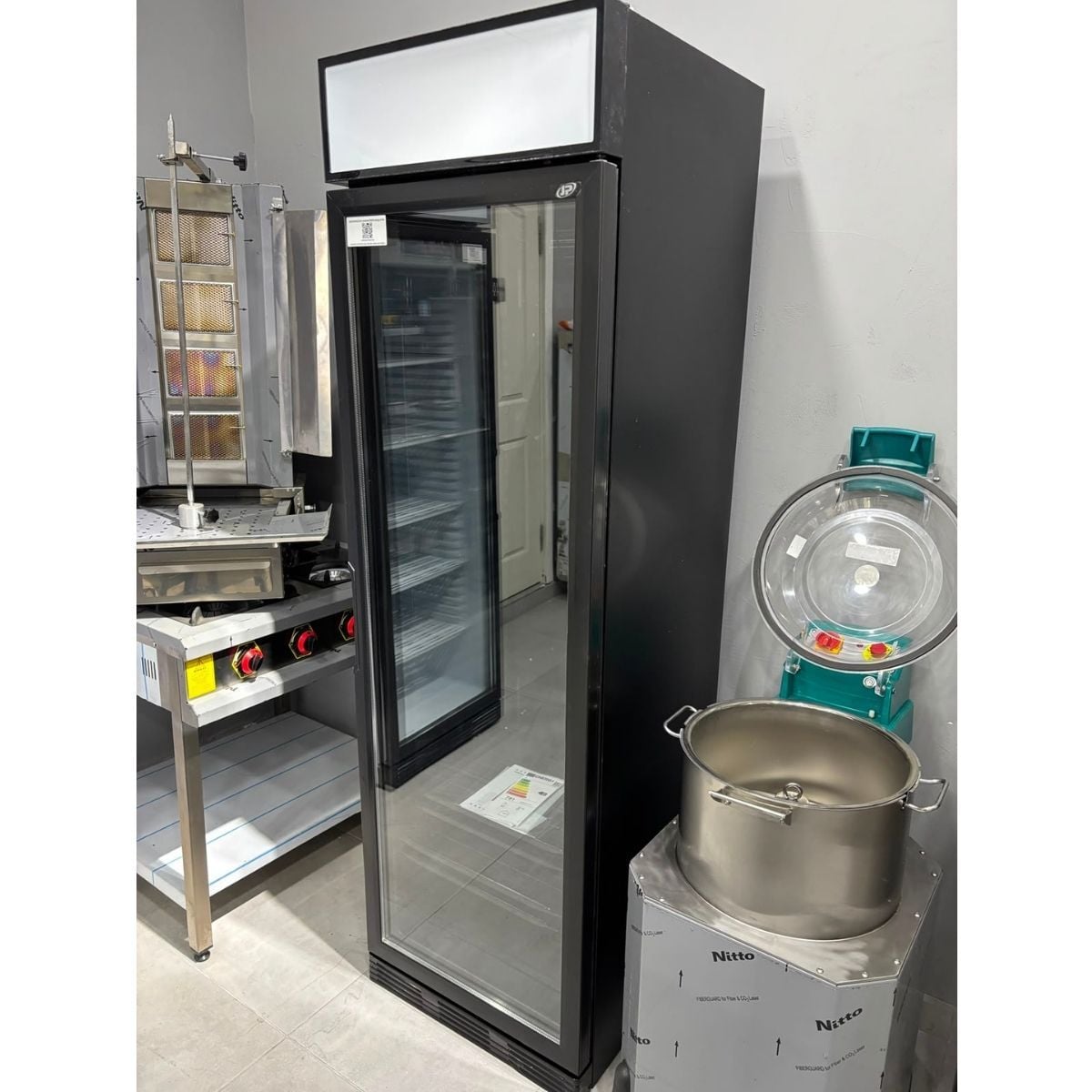 Dikey Tek Kapılı Kanopili Şişe Soğutucu Dolap 352 Litre Siyah