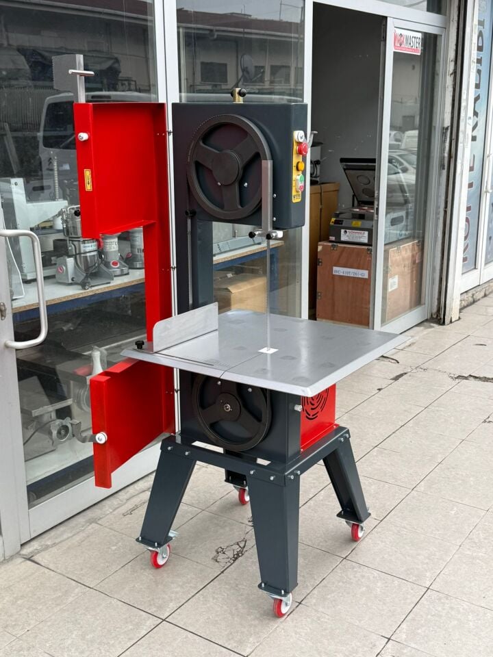 King Mezbaha Tipi Büyükbaş Hayvan Kemik Kesme Makinası 3 Beygir 2,2 Kw