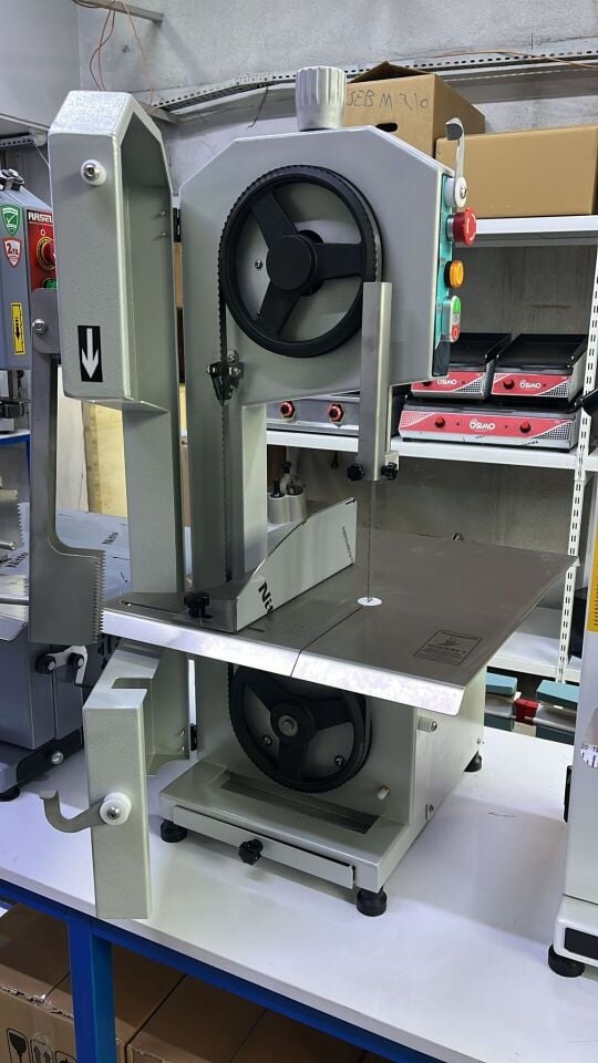 Bosfor Profesyonel Et Kemik Testeresi Set Üstü Boyalı Gövde 380 V UKT-02T