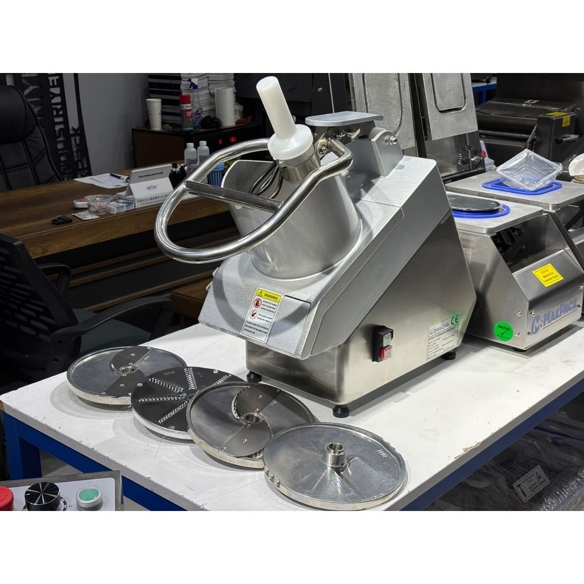Lavion Sebze Doğrama Makinesi 120 kg/saat 550 W QJH-J23DA